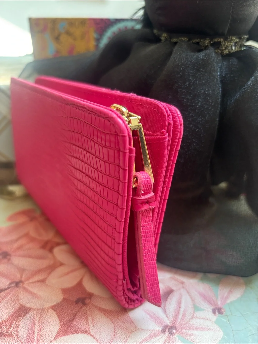 No Boundaries Women's Bexley Pink Textured Wallet
